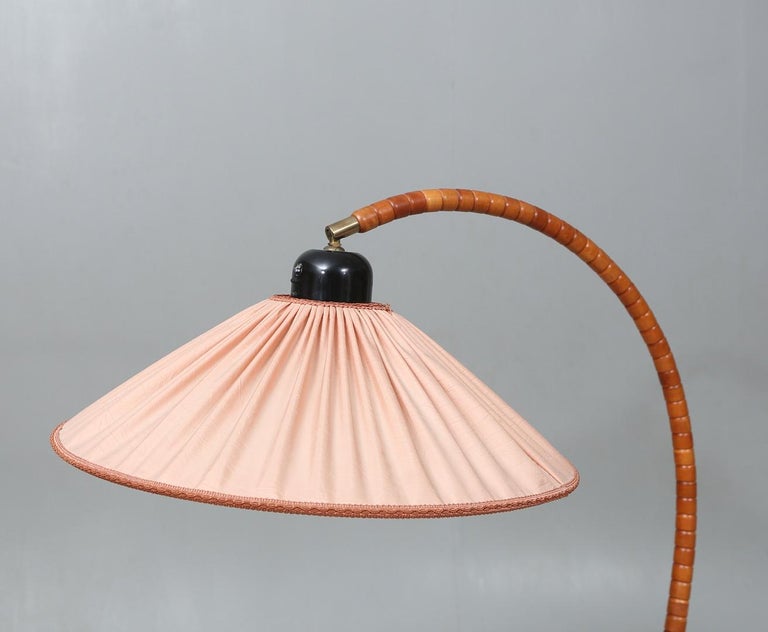 Markslöjd, Floor-lamp - Pink ''Swan neck'' Art Deco style