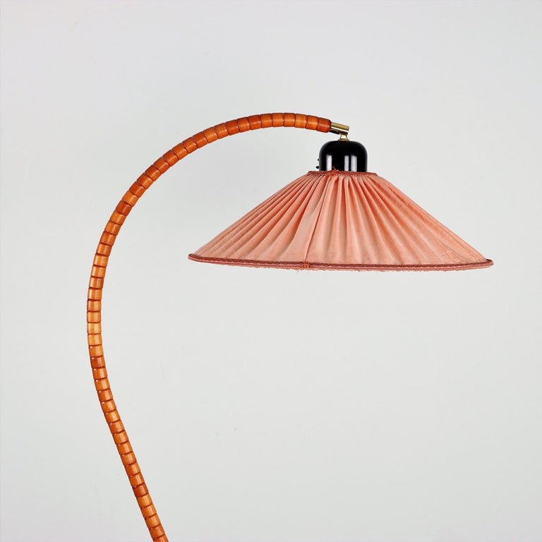 Markslöjd, Floor-lamp - Pink ''Swan neck'' Art Deco style