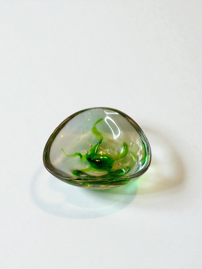 Seaweed Series – Vicke Lindstrand for Kosta, Swedish Mid-Century Art Glass (3-Piece Signed Set)